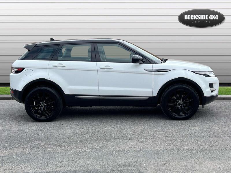 Land Rover Range Rover Evoque view 2