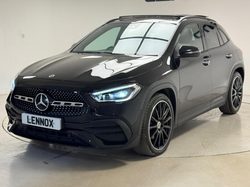 Mercedes-Benz Gla view 3