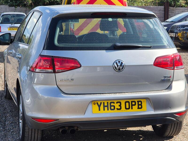 Volkswagen Golf view 4