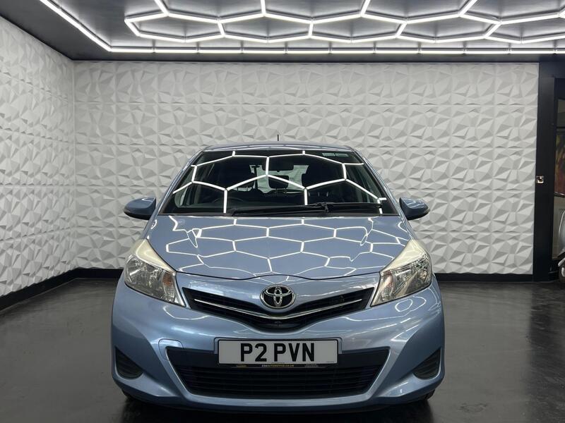 Toyota Yaris view 4