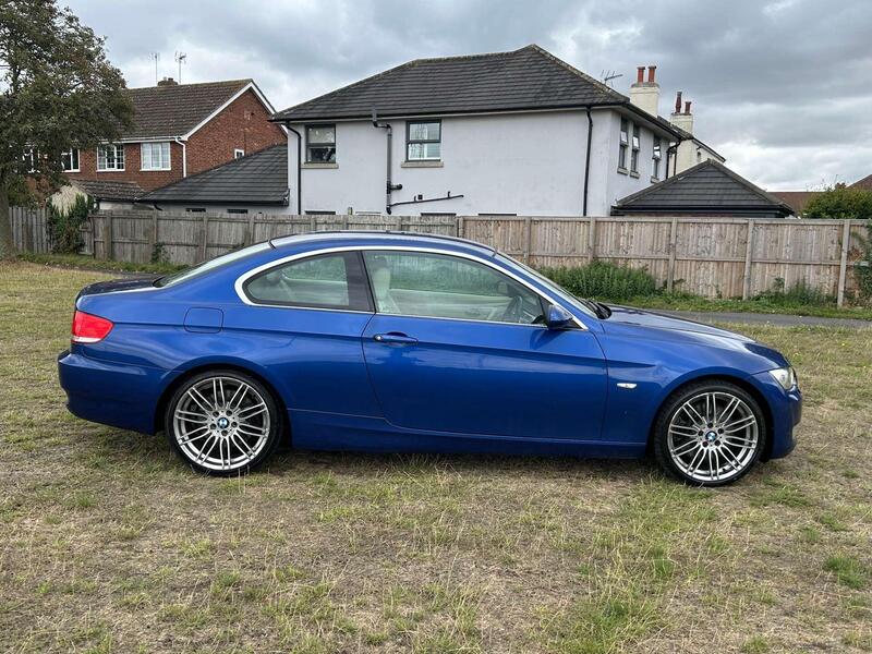 BMW 3 Series view 4