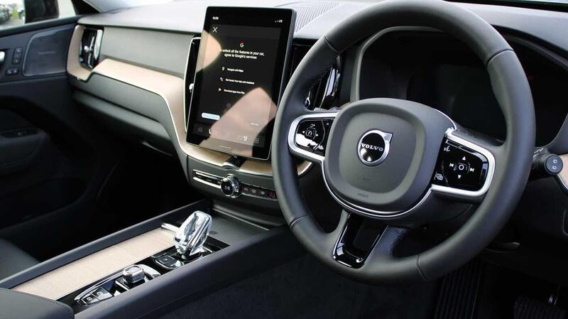 Volvo XC60 view 4