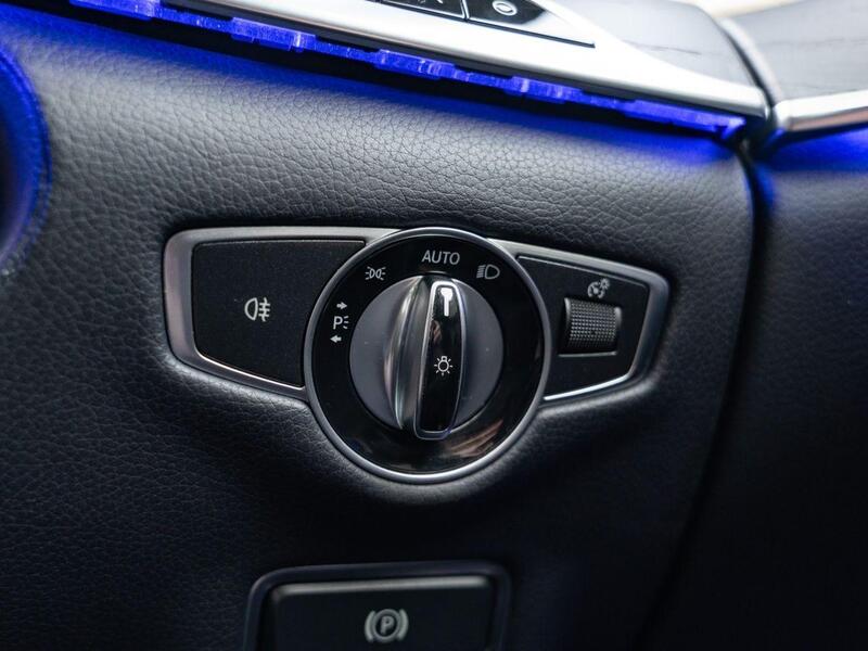 Mercedes-Benz S Class view 31