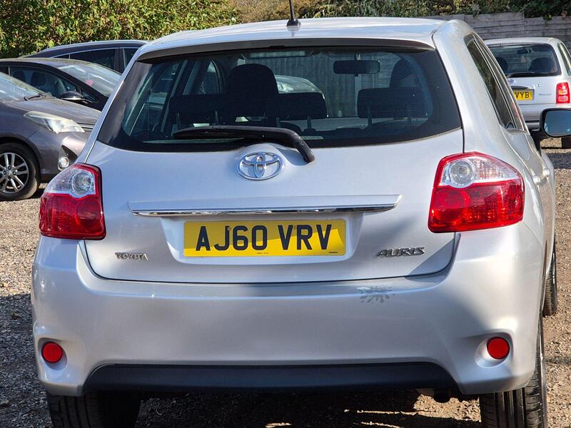 Toyota Auris view 4