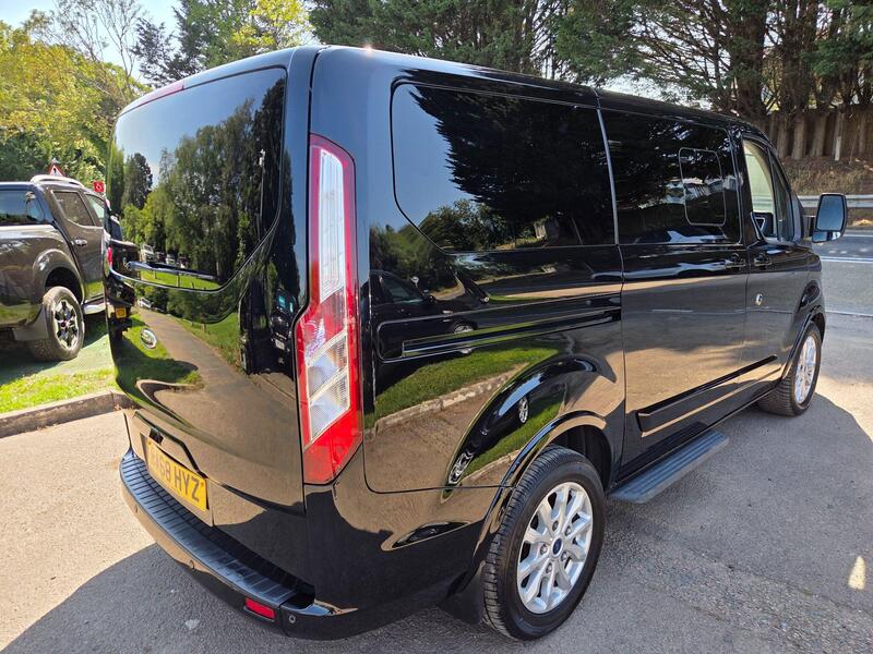Ford Tourneo Custom view 5