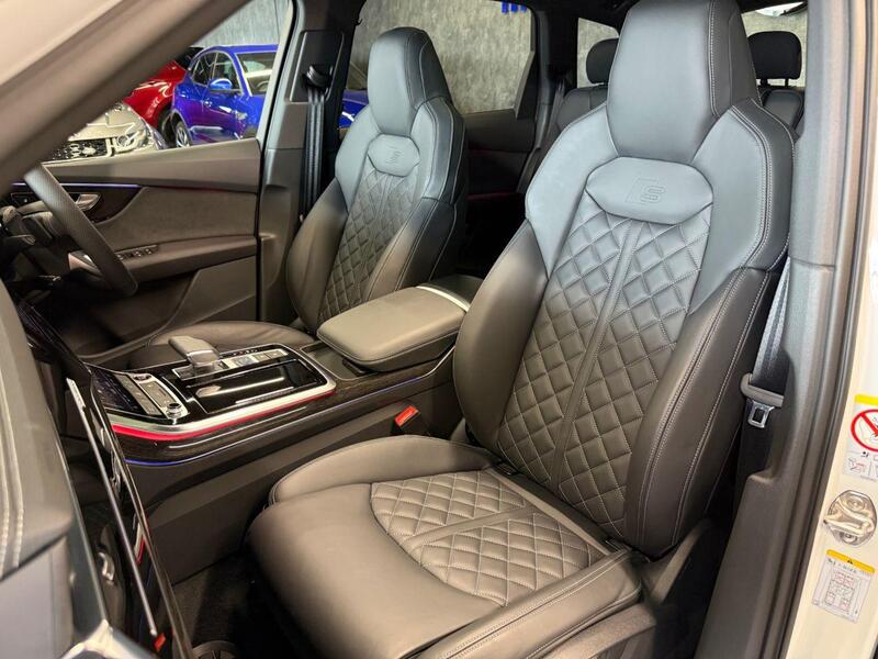 Audi SQ7 view 46