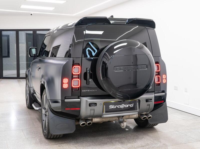 Land Rover Defender view 4