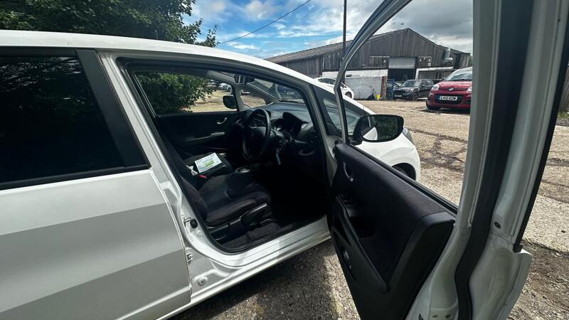 2015 Honda Jazz — photo 9