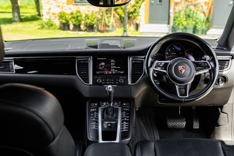Porsche Macan view 7