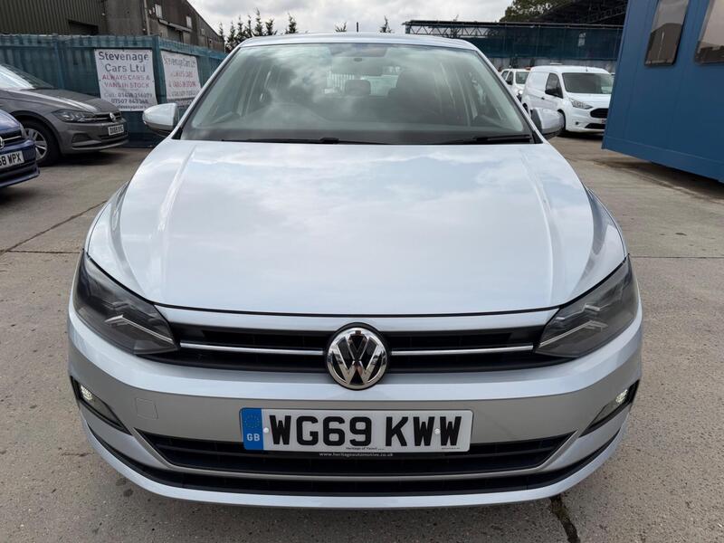 Volkswagen Polo view 4