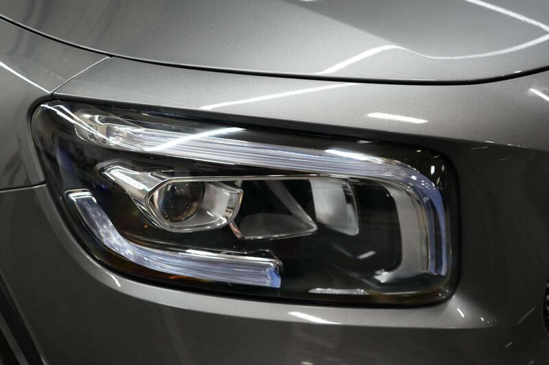 Mercedes-Benz Mercedes-Benz GLB view 6