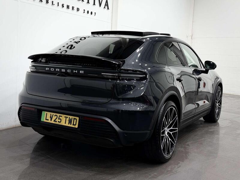 Porsche Macan view 5
