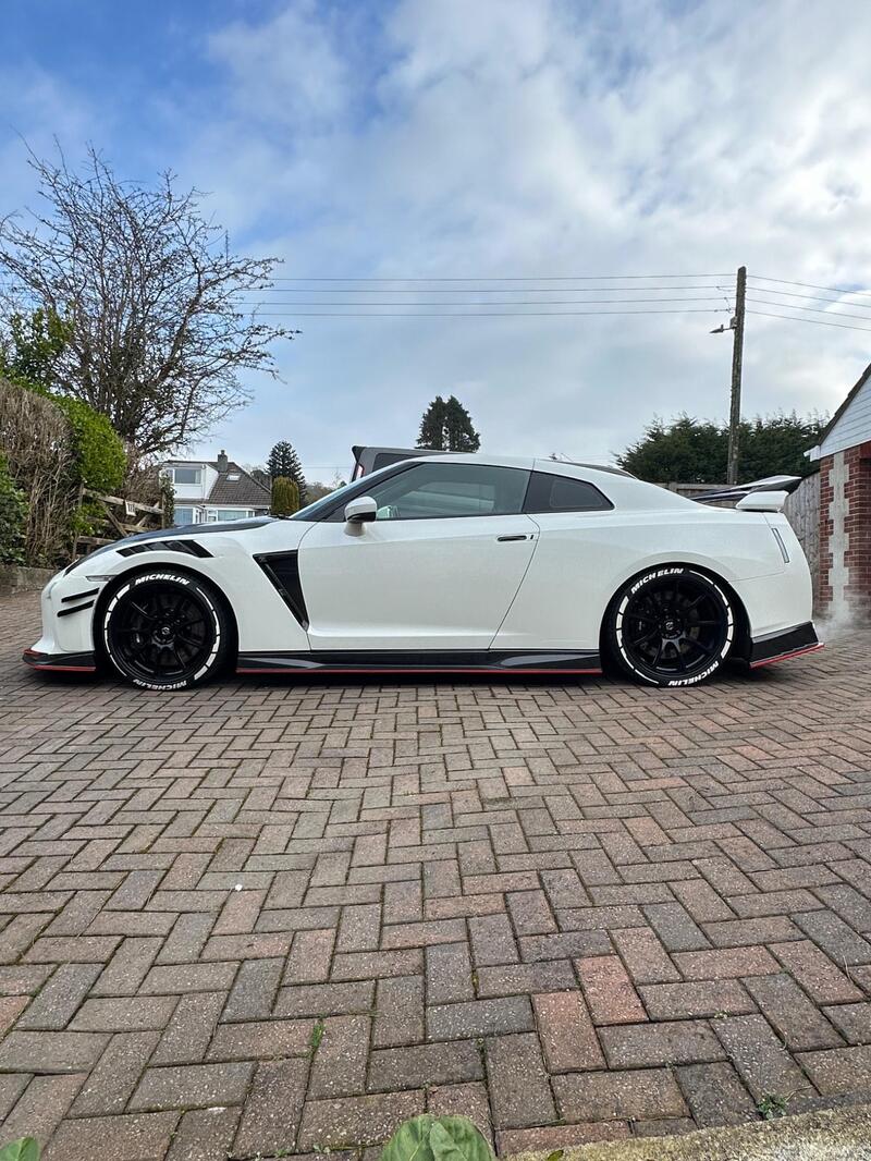 Nissan GT-R