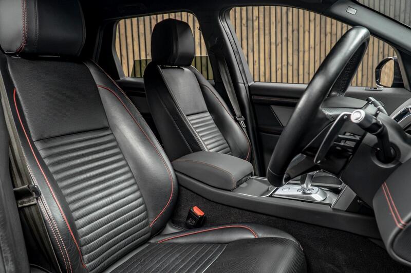 Land Rover Discovery Sport view 2