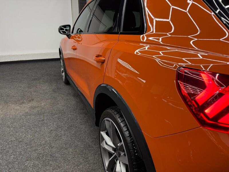 Audi Q3 view 7