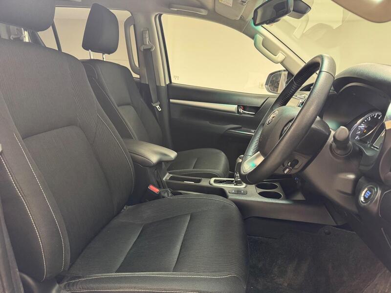 Toyota Hilux view 7