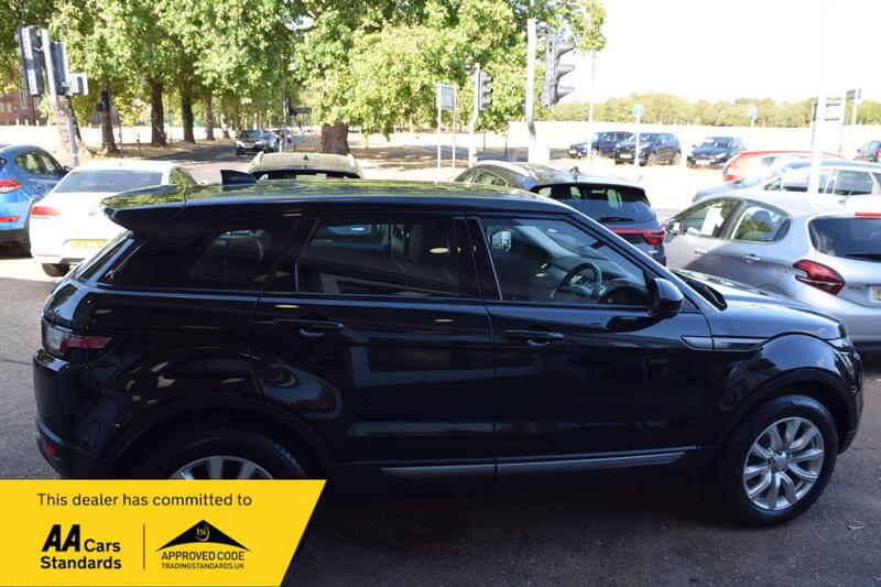 Land Rover Range Rover Evoque view 2