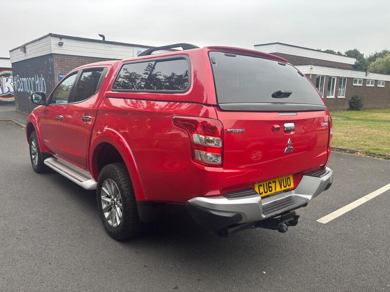 Mitsubishi L200 view 5
