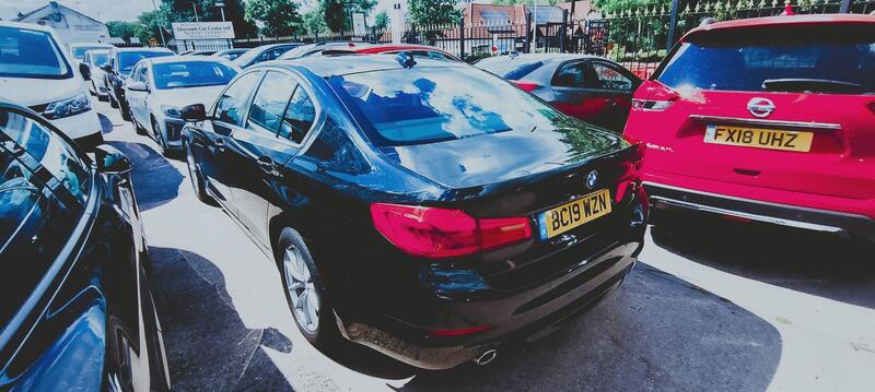 BMW 5 Series view 4