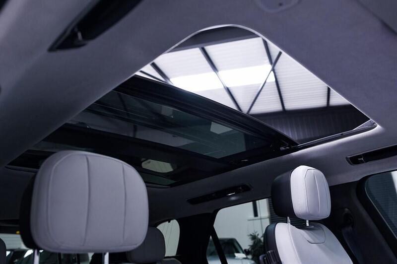 Land Rover Range Rover Sport view 4