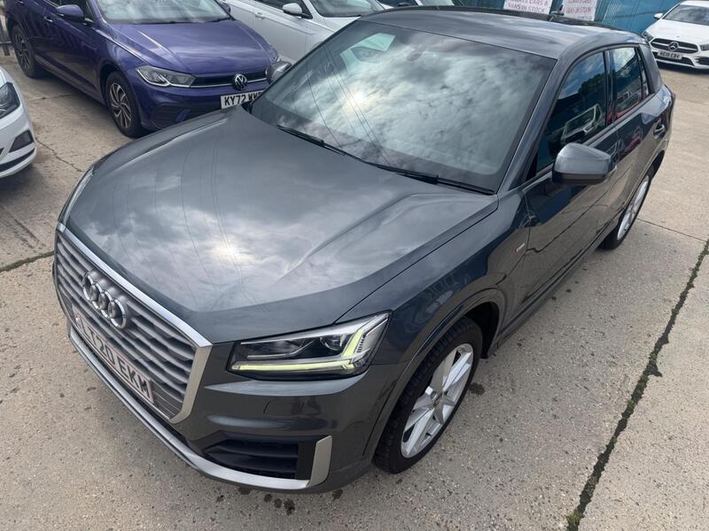 Audi Q2 view 7