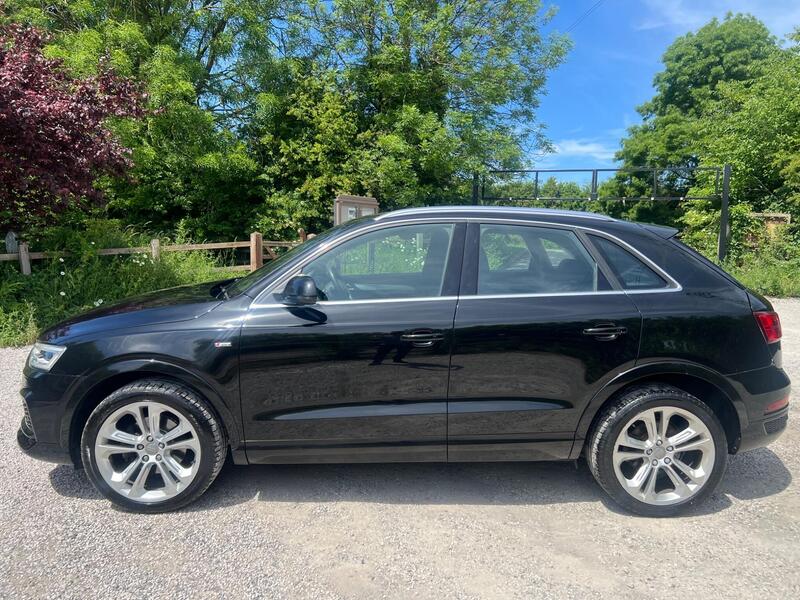 Audi Q3 view 4