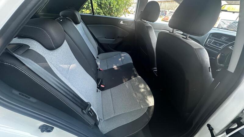 2015 Hyundai i20 — photo 12