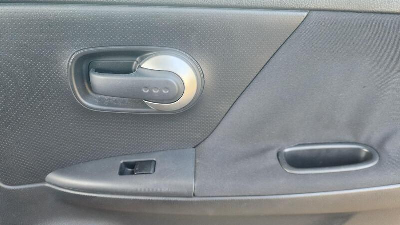 2010 Nissan Note — photo 44
