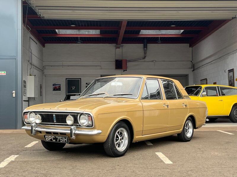 Ford Cortina view 5