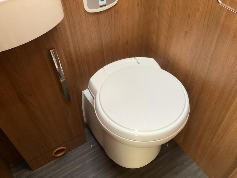Auto-Trail Tracker RB — image 38