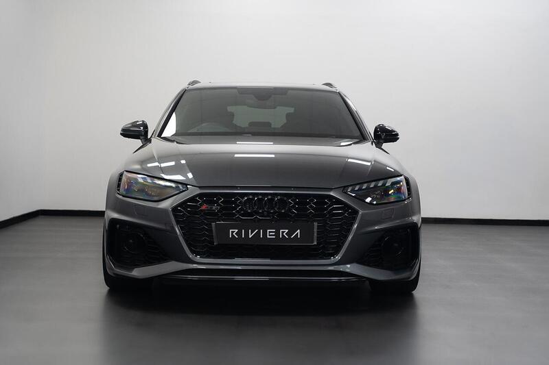 Audi RS4 Avant view 7