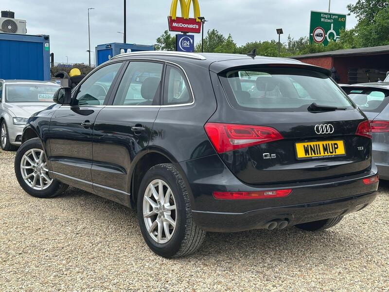Audi Q5 view 4
