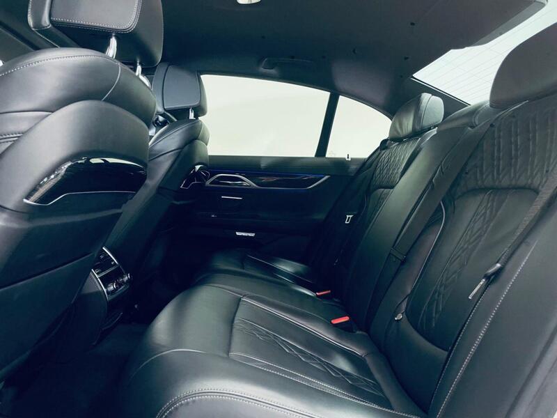 BMW 7 Series view 7