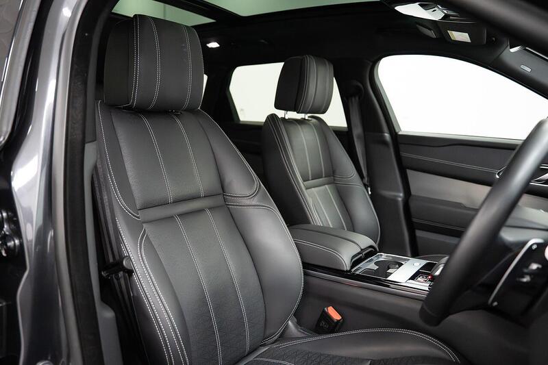 Land Rover Range Rover Velar view 2