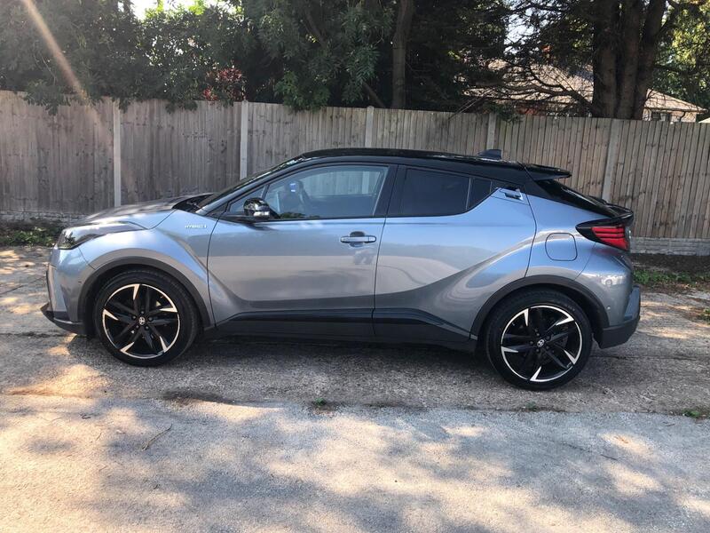 Toyota C-HR view 3