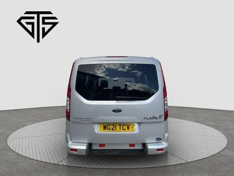 Ford Grand Tourneo Connect view 4