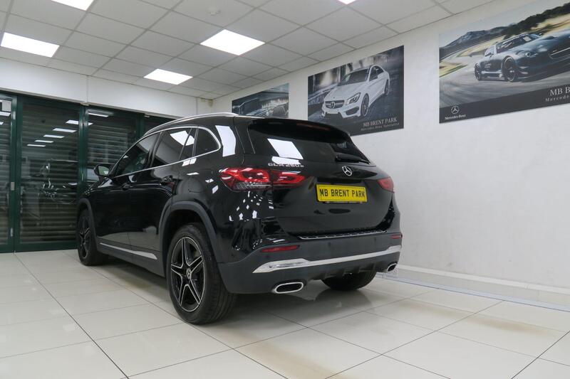 Mercedes-Benz Mercedes-Benz GLA view 4