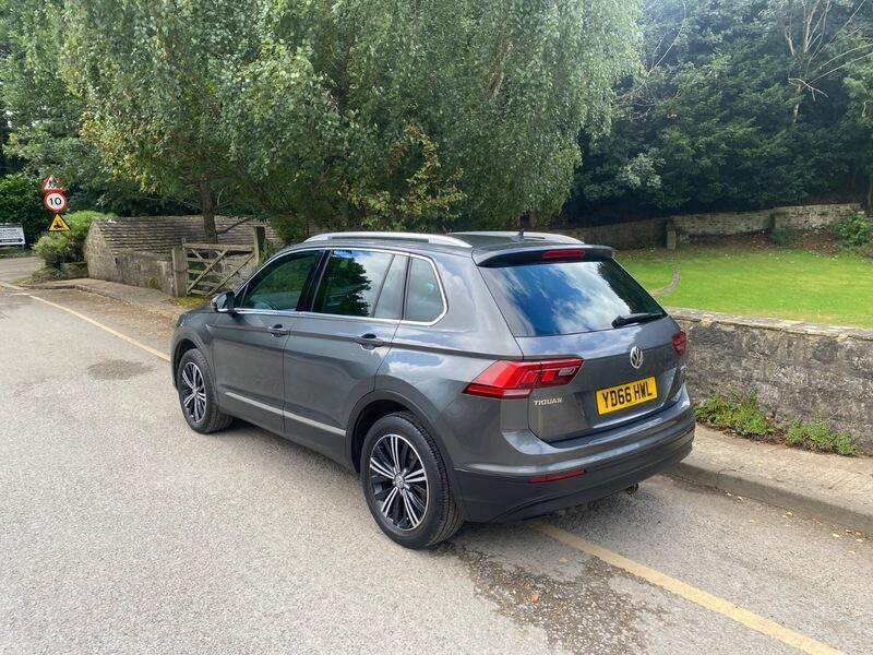 Volkswagen Tiguan view 6