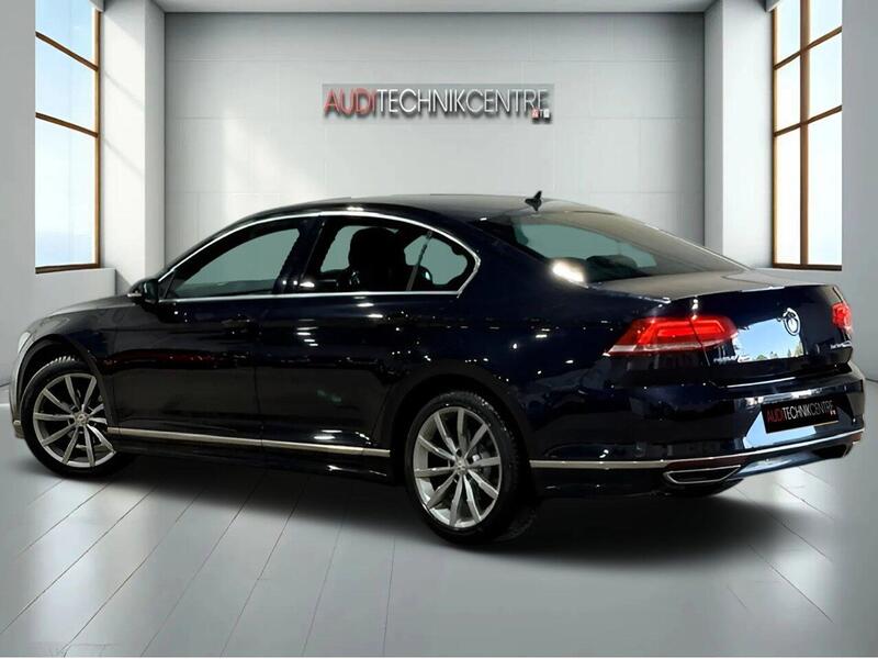 Volkswagen Passat view 4