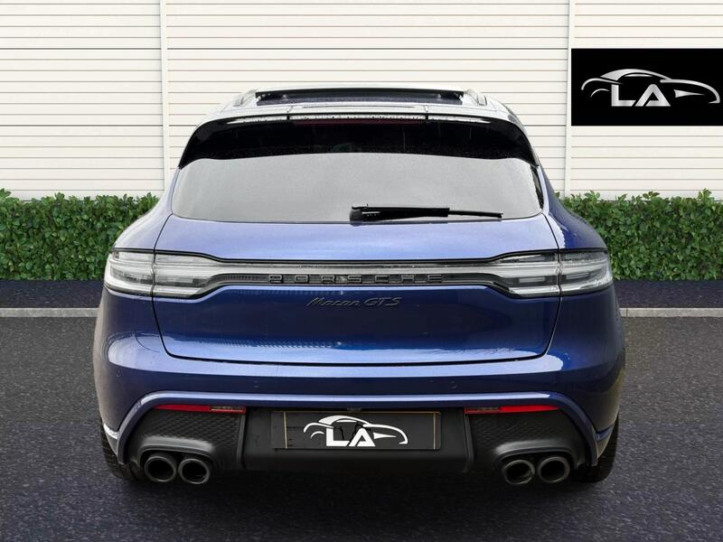 Porsche Macan view 7