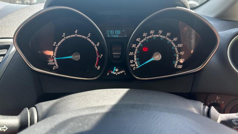2014 Ford Fiesta — photo 12
