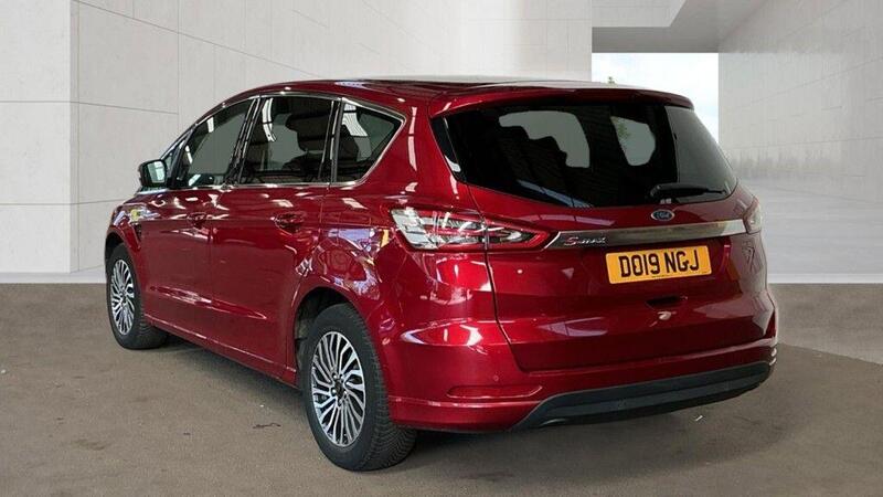 Ford S-Max view 3