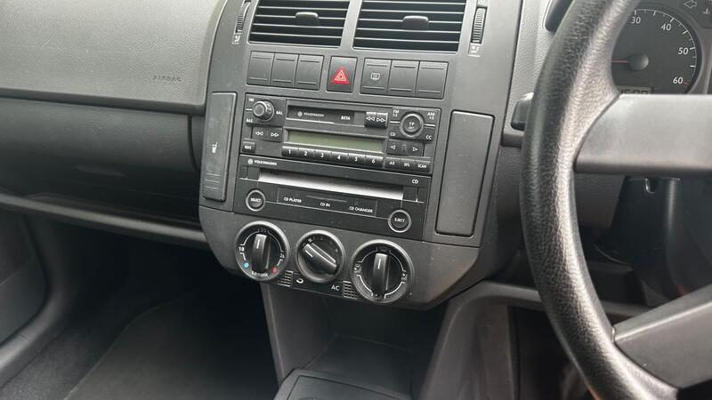 2004 Volkswagen Polo — photo 10