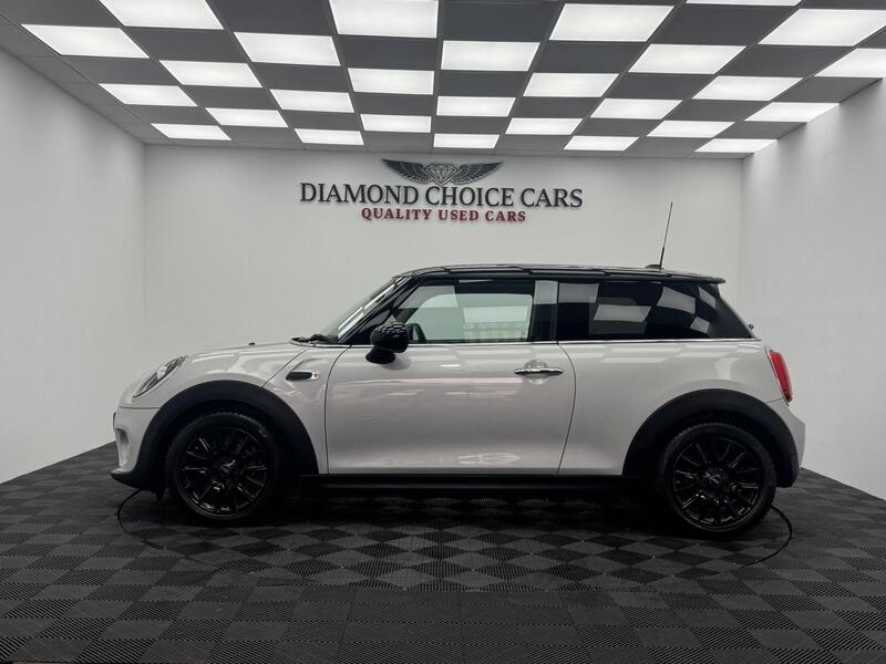 Mini Cooper view 7