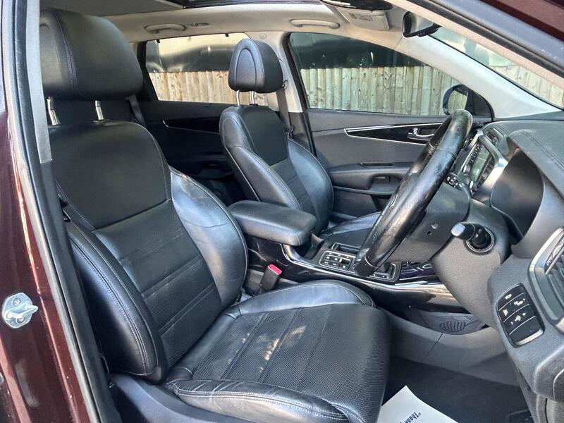 Kia Sorento view 3