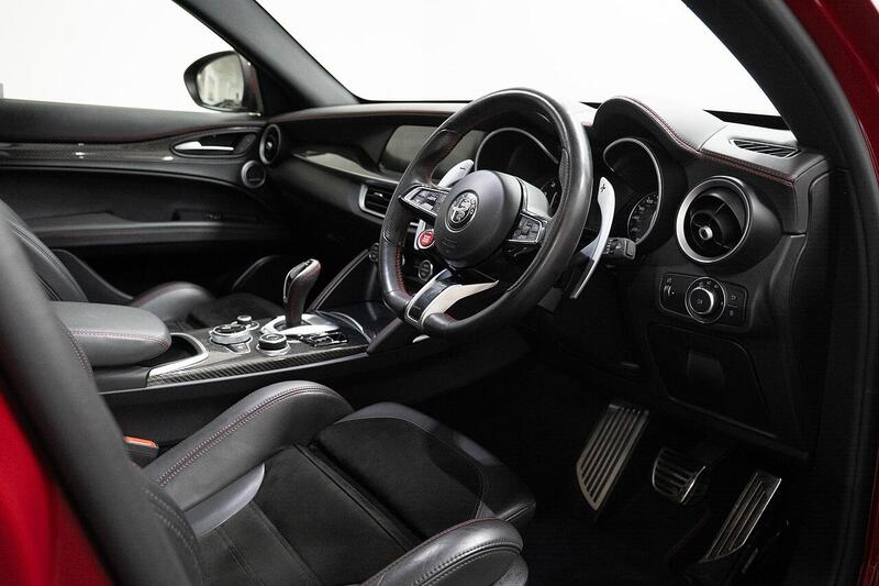 Alfa Romeo Stelvio view 5