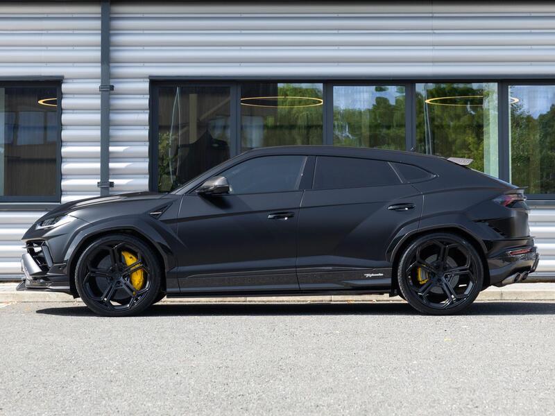 Lamborghini Urus view 6