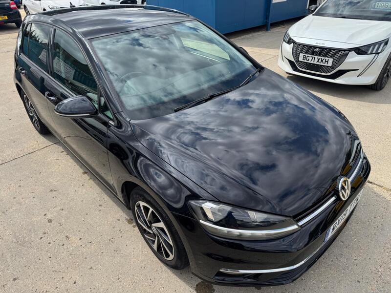 Volkswagen Golf view 5