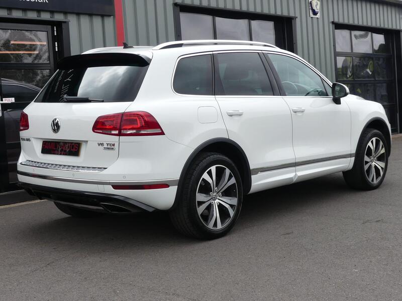 Volkswagen Touareg view 7