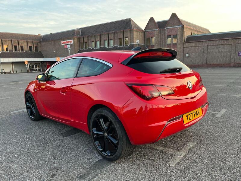 Vauxhall Astra GTC view 5